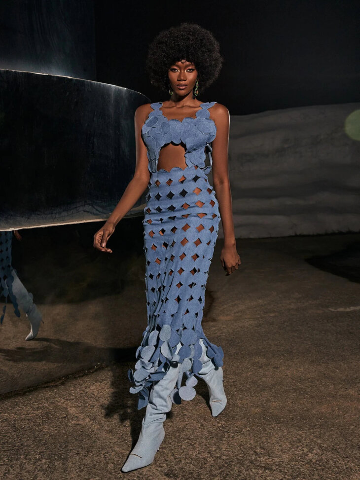Robe longue en jean à franges et découpes circulaires Nyx