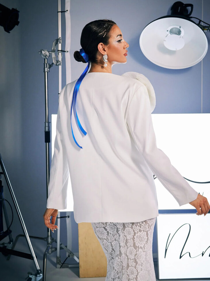 Finnley - Blazer fleuri à col en V – Image 6