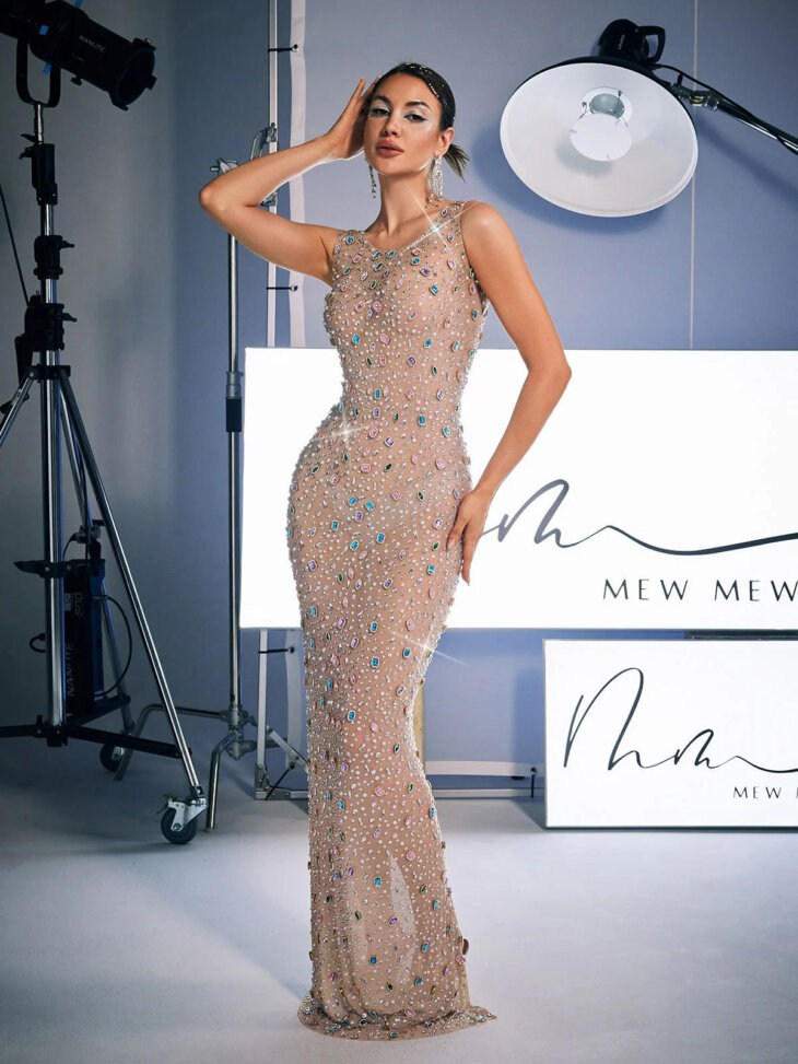Robe longue Alfredo à col rond et strass – Image 3