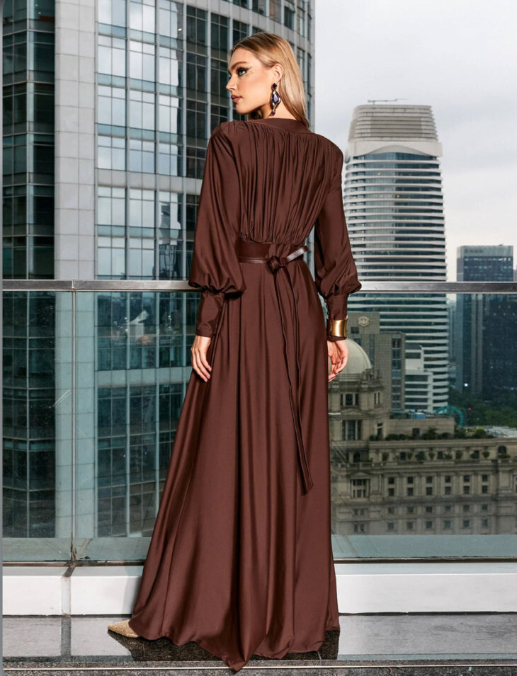 Robe longue ceinturée Cosmo à col en V – Image 3