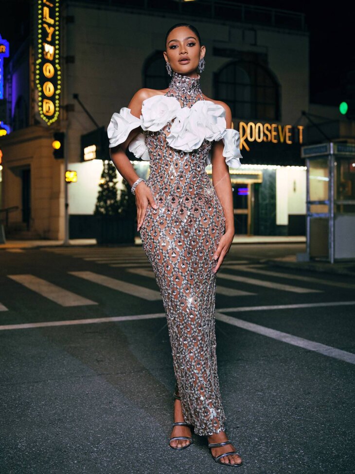Robe longue en cristal à sequins et fleurs Liora – Image 4