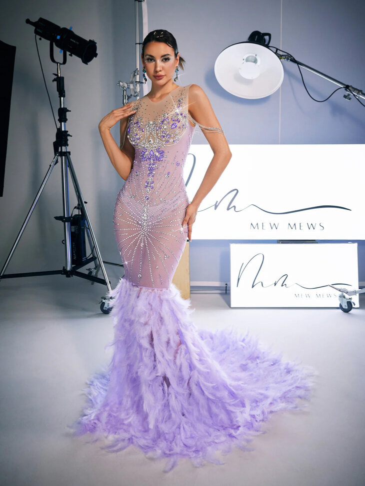 Robe longue à plumes et strass Chaviv