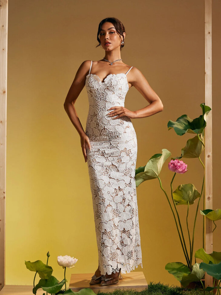 Robe longue brodée florale spaghetti Avihu
