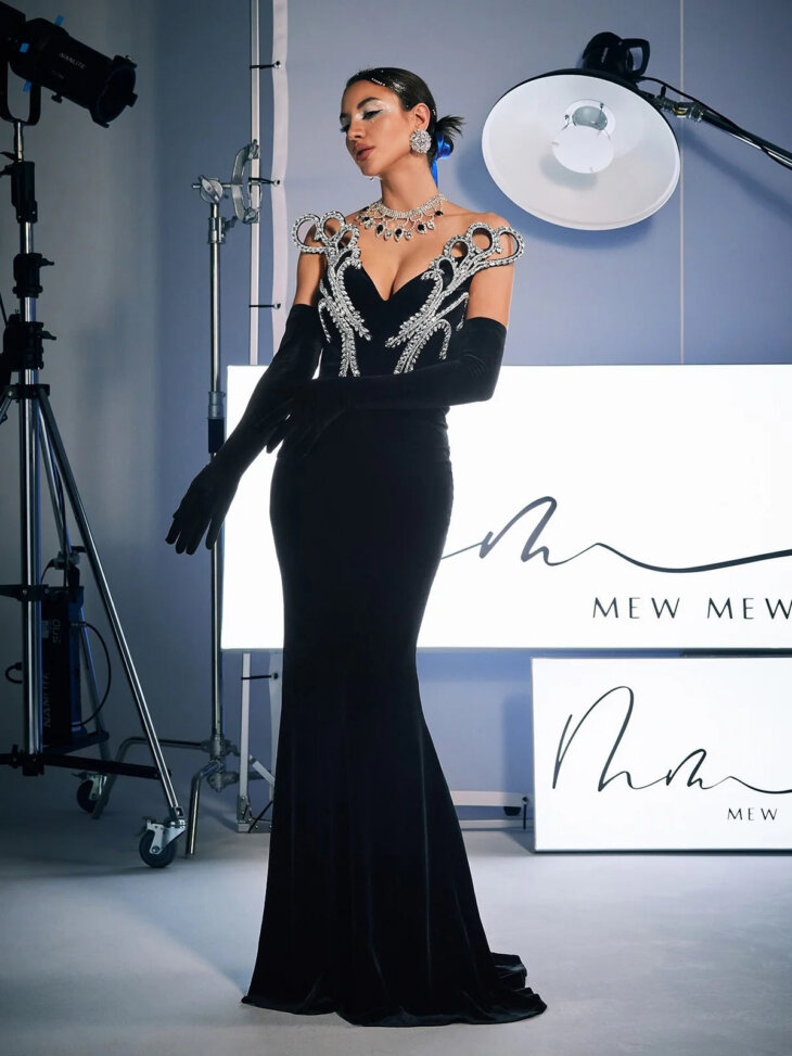 Robe sirène sans bretelles en velours cristal Zamir avec gants
