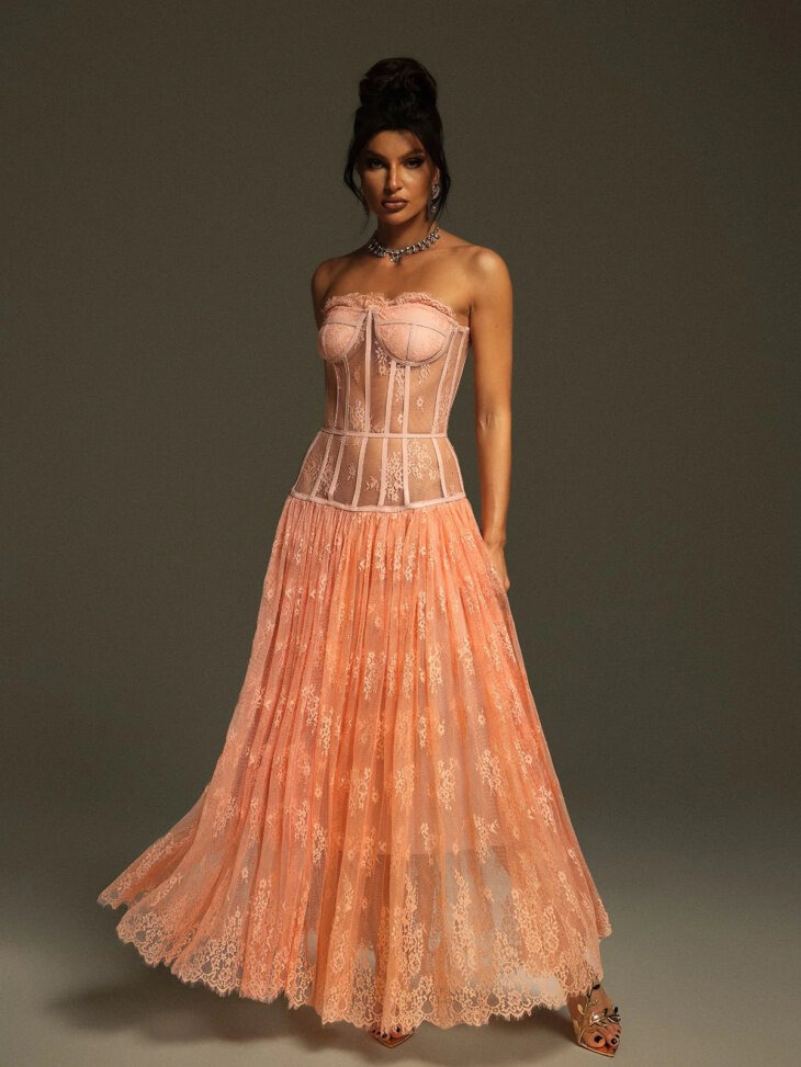 Robe longue sans bretelles en dentelle et maille Juric