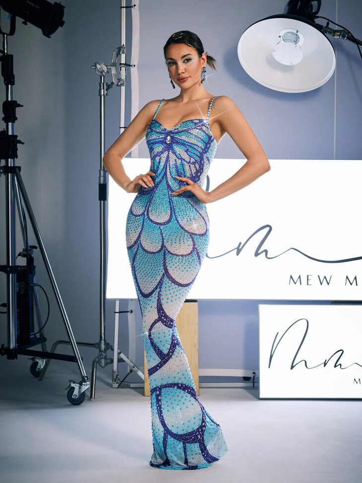 Robe longue en cristal à imprimé spaghetti Croía – Image 3