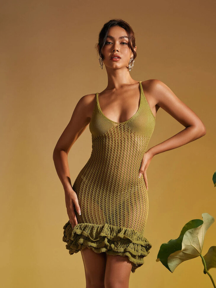 Kiki - Mini-robe tricotée creuse à volants et col en V – Image 3
