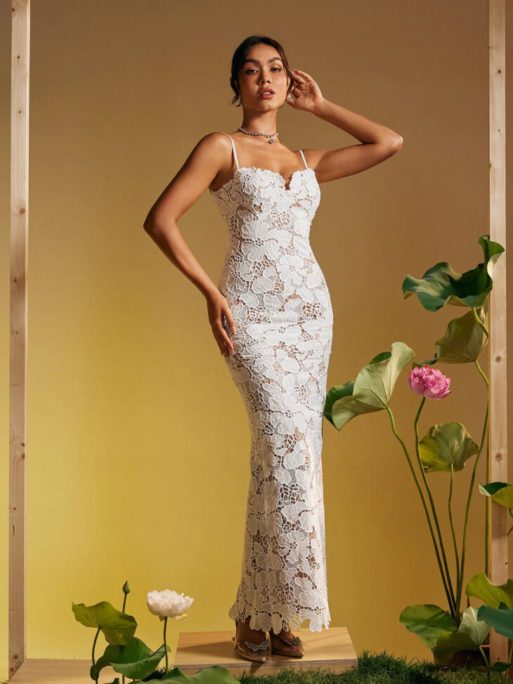 Robe longue brodée florale spaghetti Avihu – Image 4