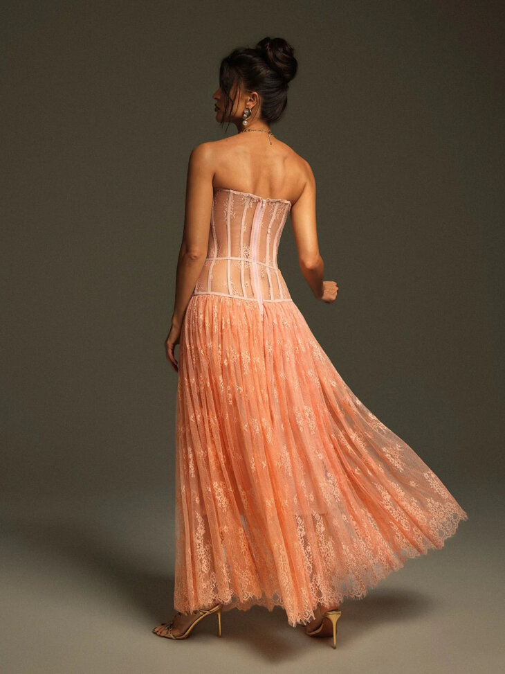 Robe longue sans bretelles en dentelle et maille Juric – Image 2