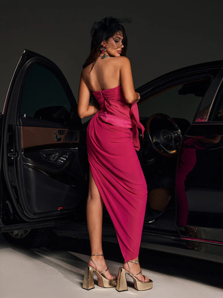 Robe midi froncée sans bretelles avec nœud Raluca – Image 2