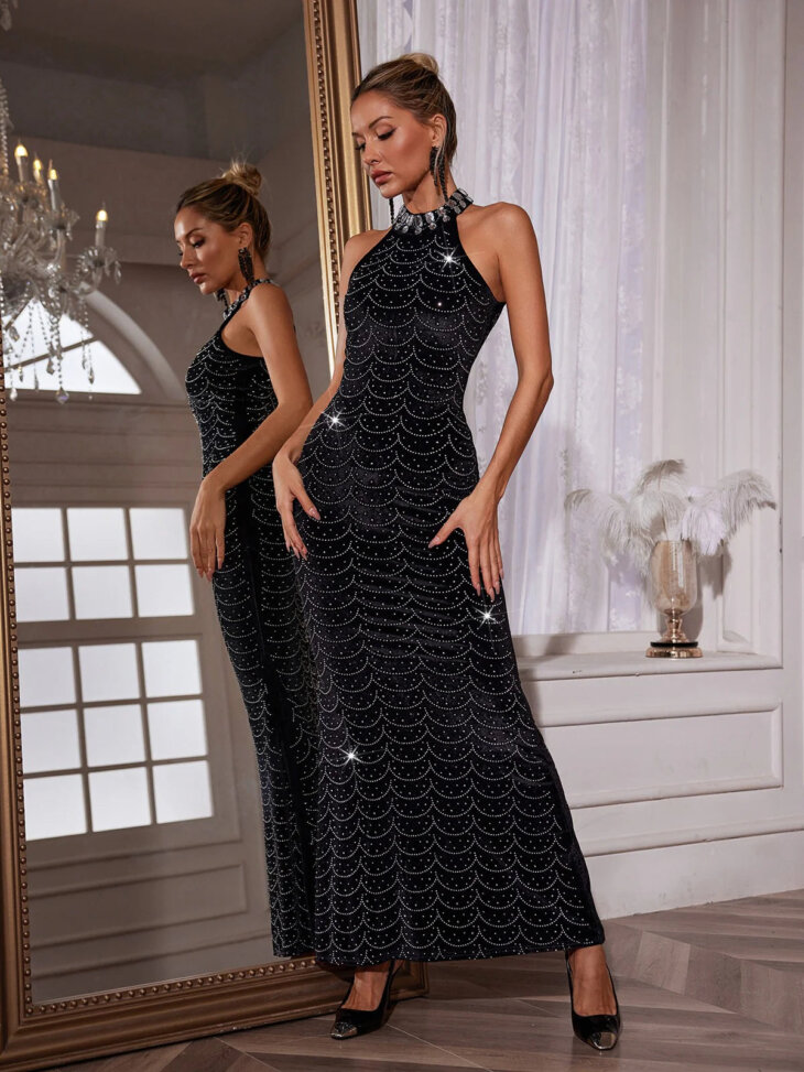 Sunita - Robe longue dos nu en velours cristal – Image 4