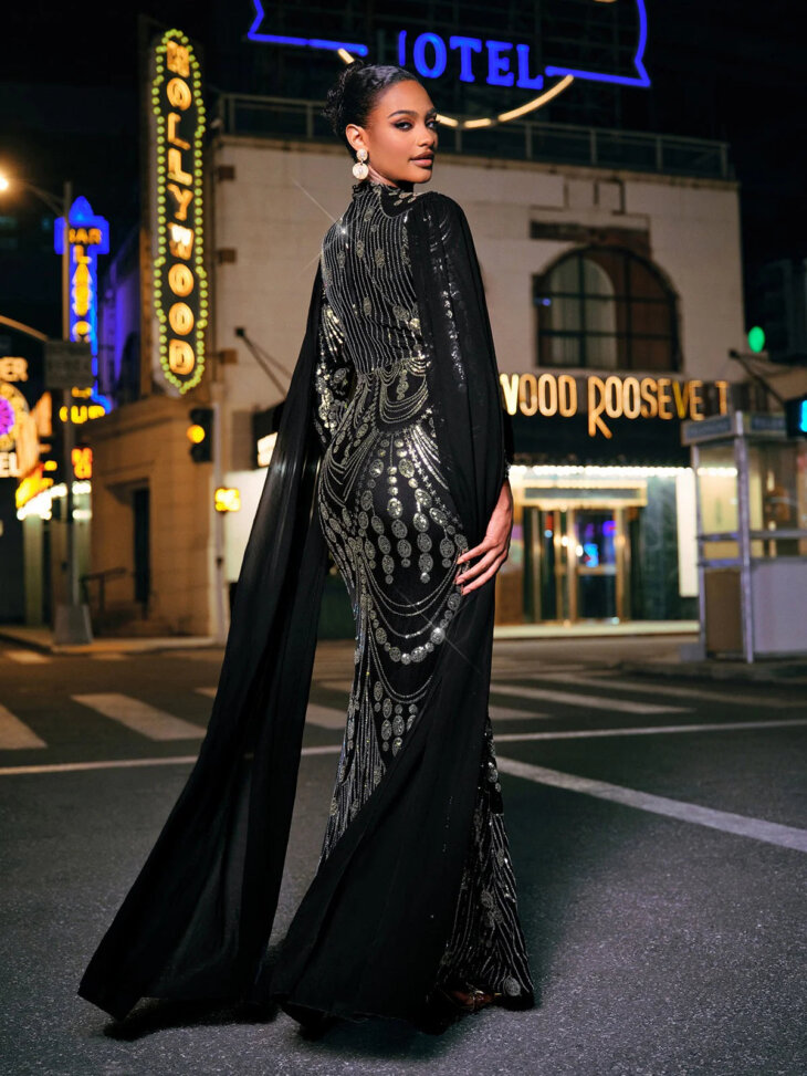 Robe longue drapée à sequins et manches longues Yuriy – Image 2