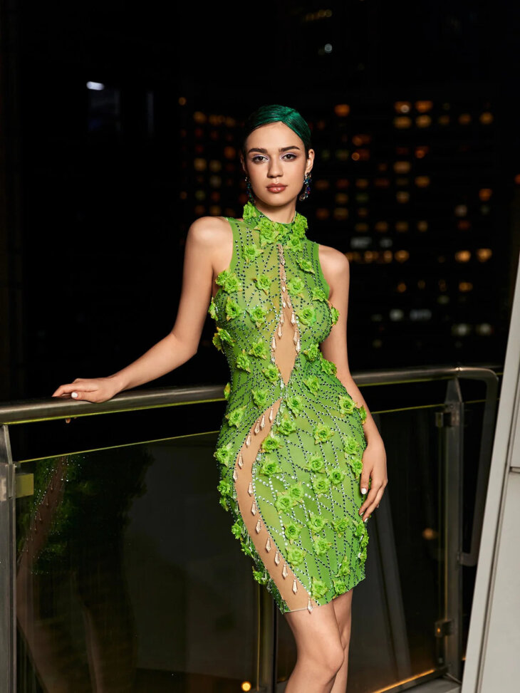Mini-robe à strass et fleurs sans manches Midori – Image 3