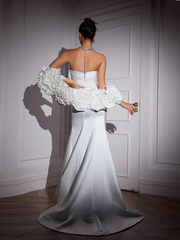 Robe longue en satin à fleurs Tomasina – Image 2