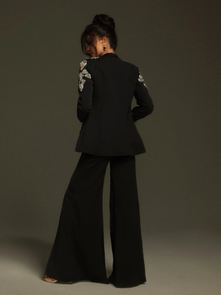 Ensemble blazer fendu Cathia avec strass – Image 2