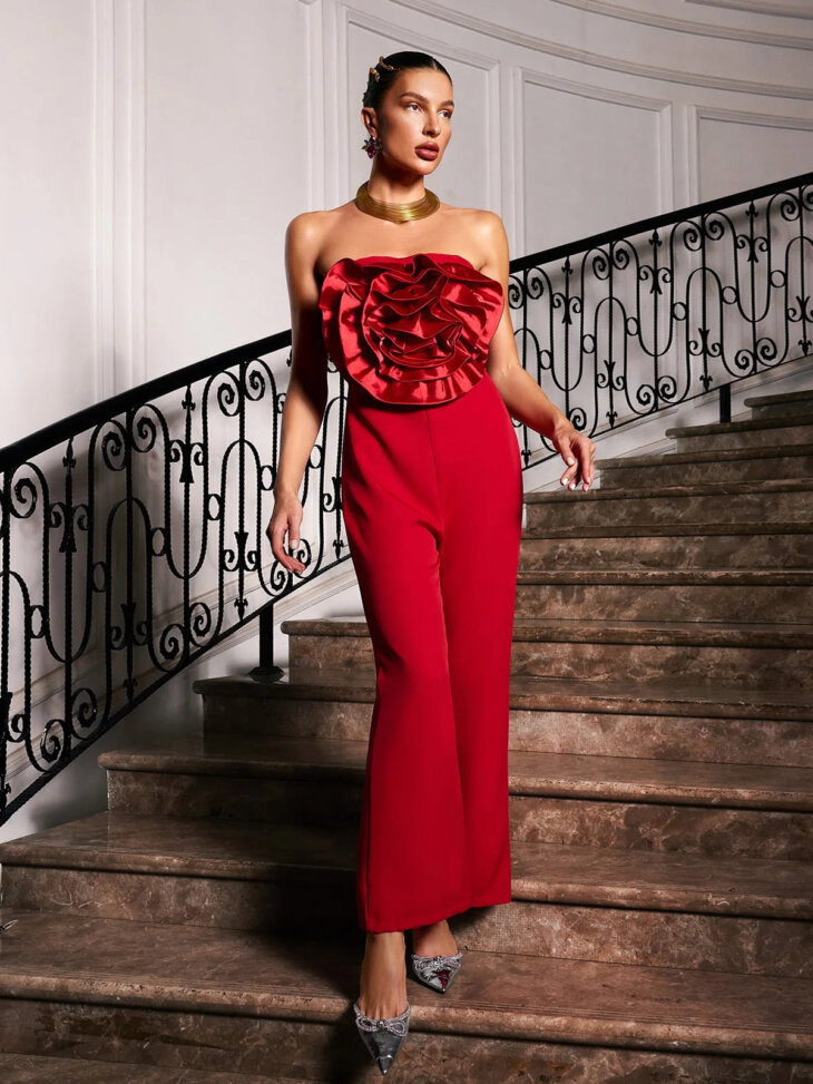 Combinaison fleurie sans bretelles Dunja en rouge – Image 3