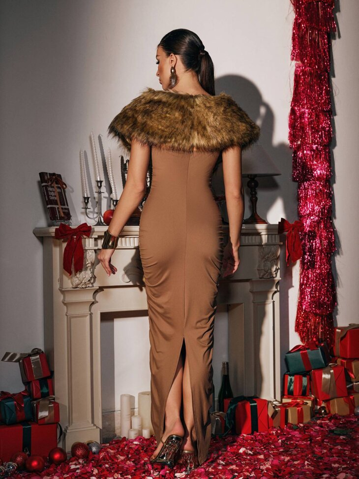 Robe longue froncée à col en V Mistee – Image 2
