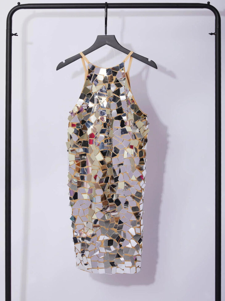 Robe courte ornée April – Image 6