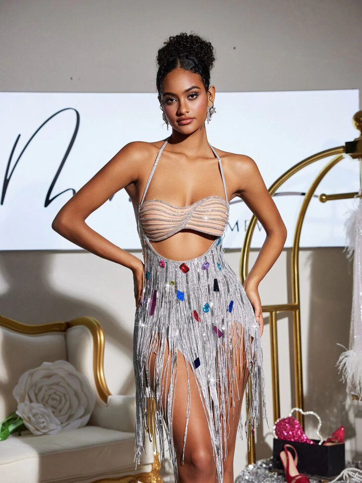 Mini-robe dos nu à franges et chaîne en cristal Bach – Image 3