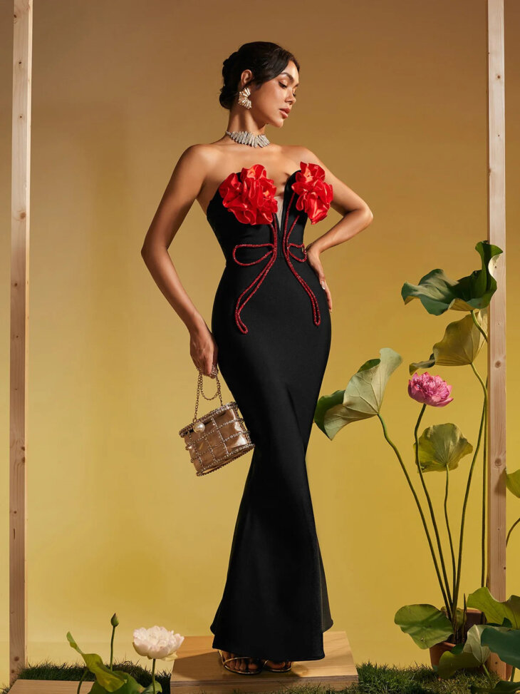 Robe longue sans bretelles en cristal à fleurs Musay – Image 4