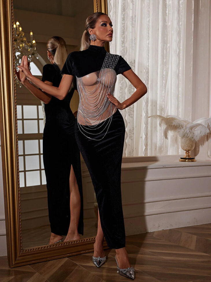 Robe en velours drapée avec chaîne en cristal Olday – Image 2