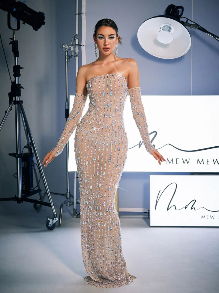 Robe longue sans bretelles avec strass et gants Douglas – Image 4