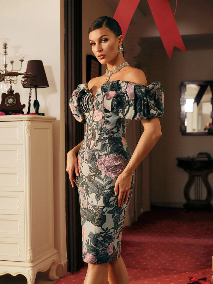 Robe mi-longue imprimée florale à épaules dénudées Casale – Image 5