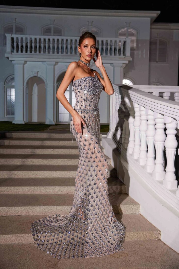 Robe longue sans bretelles en maille strassée Sean – Image 3