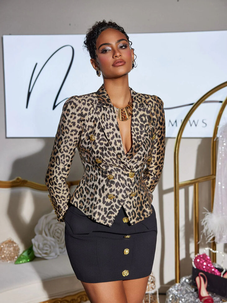 Blazer à revers léopard boutonné Coltra – Image 4