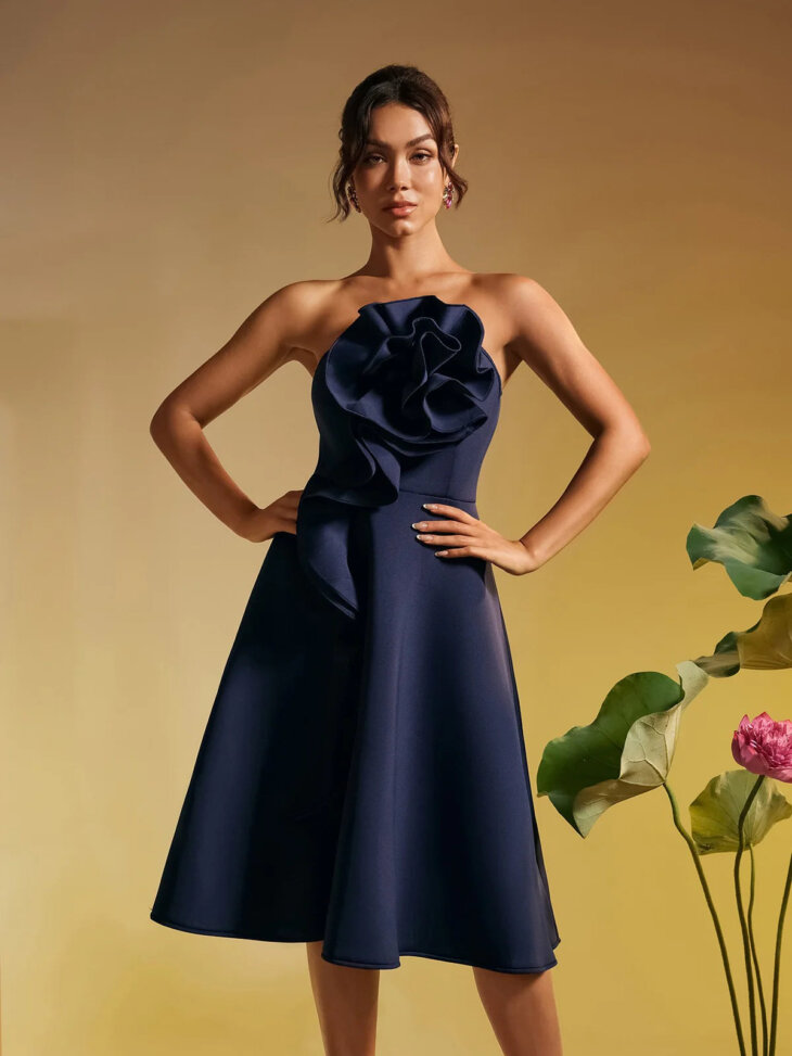 Robe midi froncée fleurie sans bretelles Polly