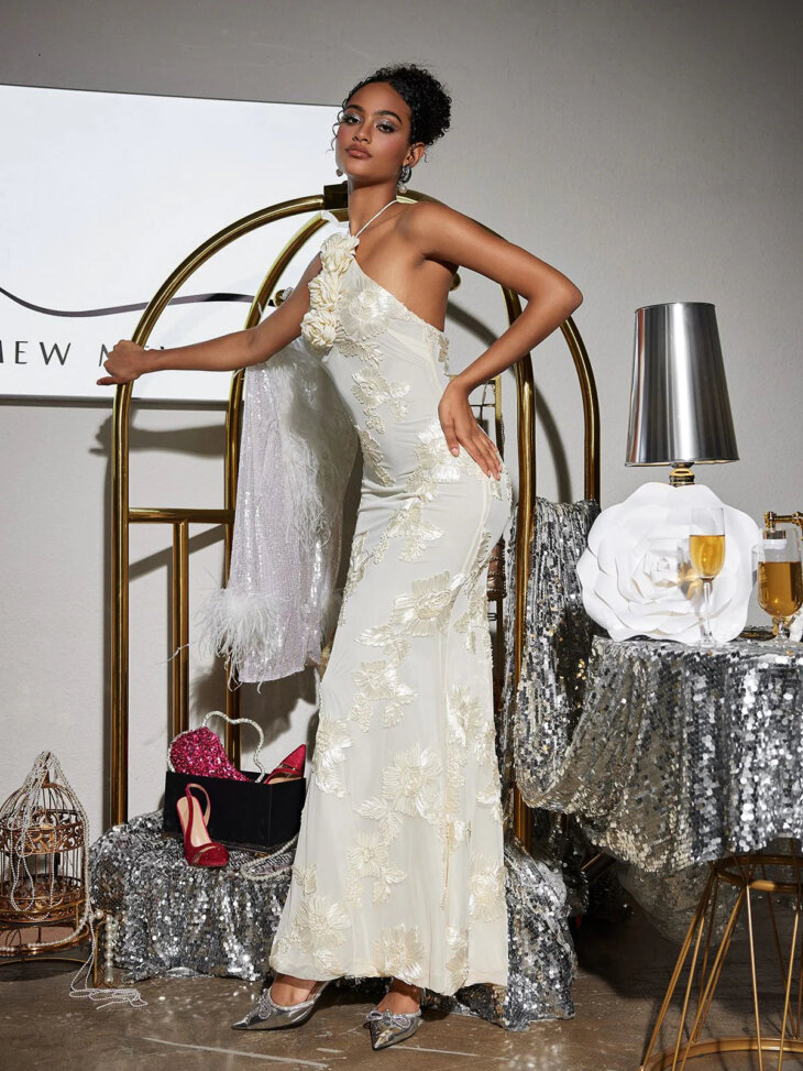 Robe longue fleurie à col licou Aedin