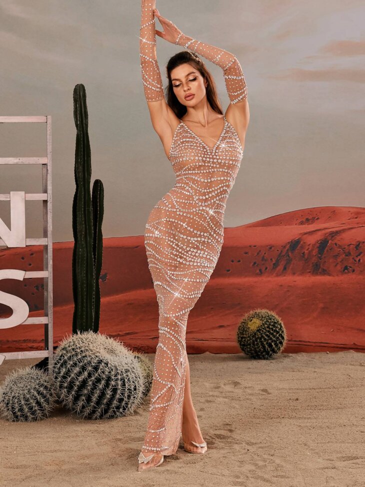 Robe longue en maille spaghetti avec strass Amahl – Image 3