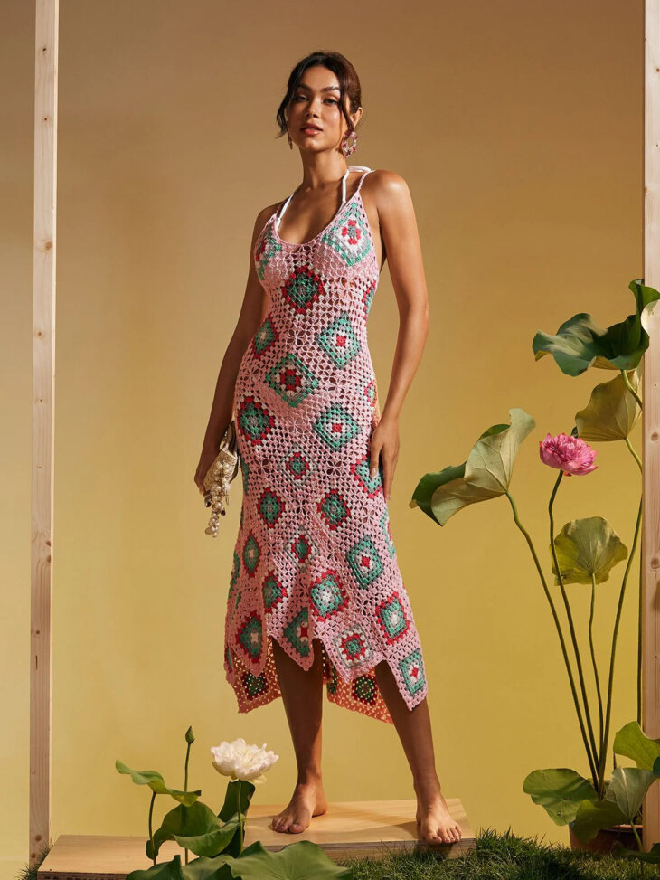 Robe mi-longue en maille creuse à dos ouvert Eliora – Image 3