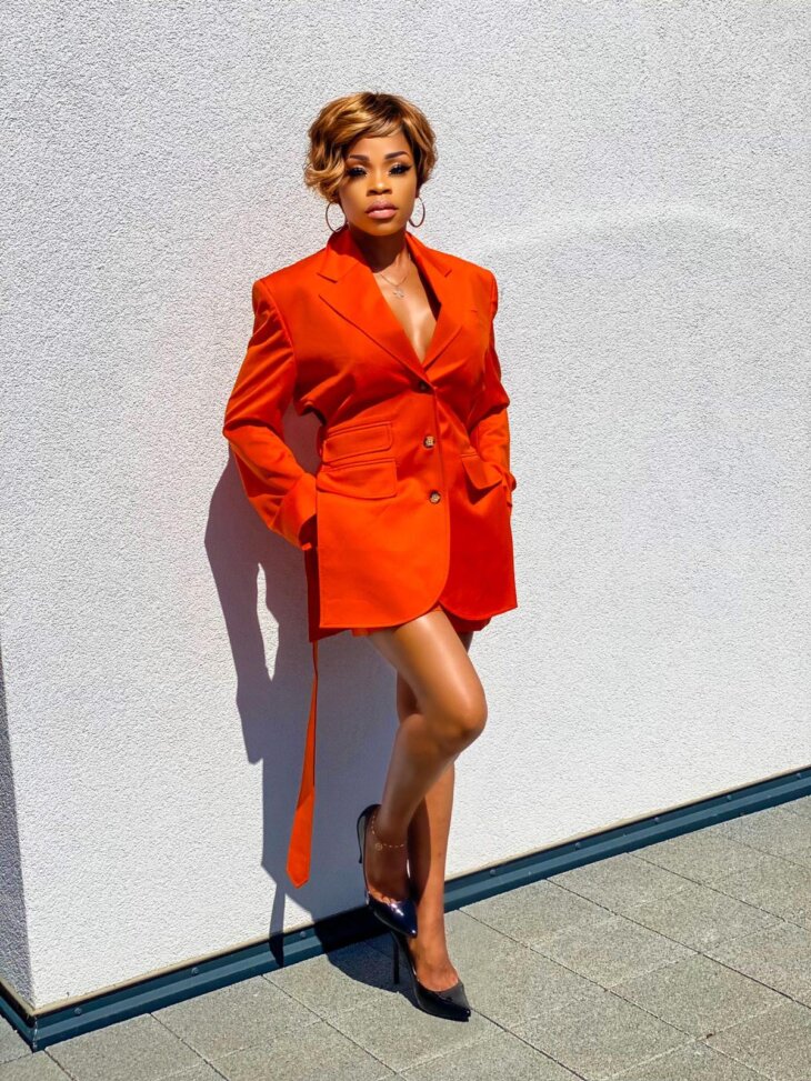 STRUCTURED PANEL BLAZER - Blazer – Image 2