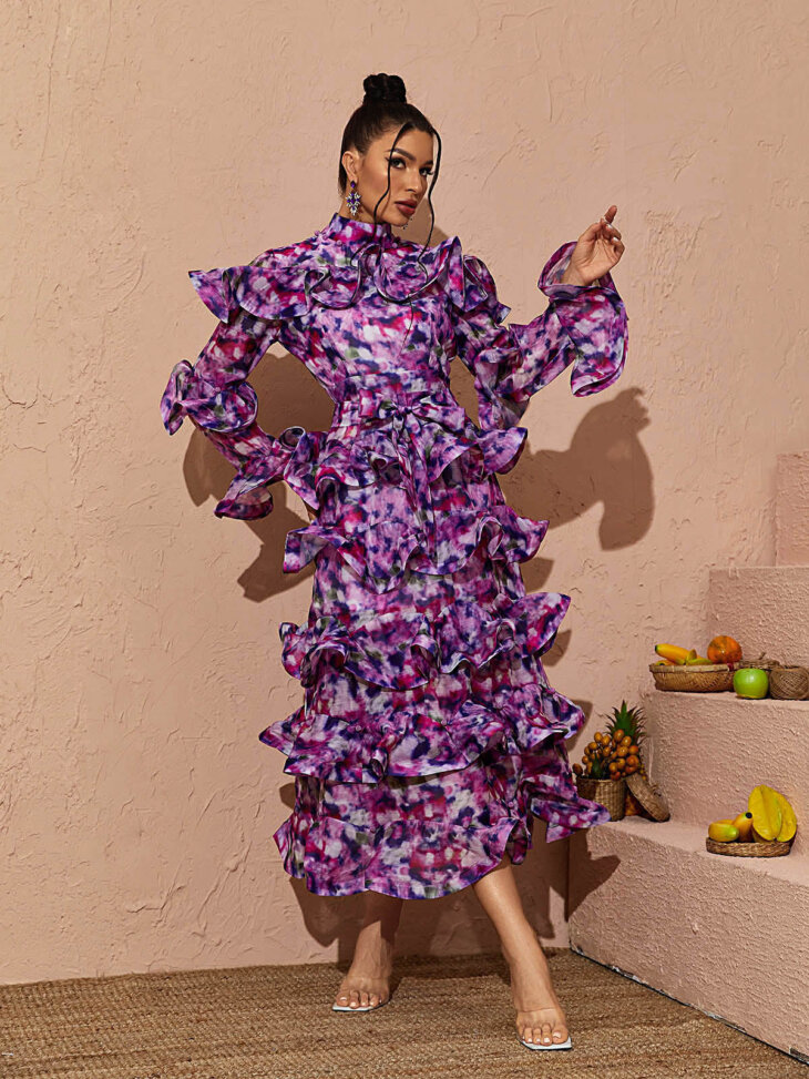 Robe mi-longue imprimée à volants Elena en violet – Image 4