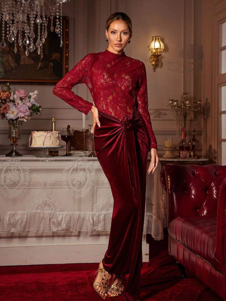 Robe longue en velours et dentelle fendue froncée à fleurs Eldrian – Image 5