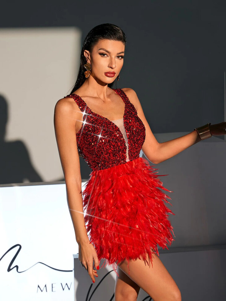 Malachi - Robe courte à plumes et sequins - Rouge – Image 2