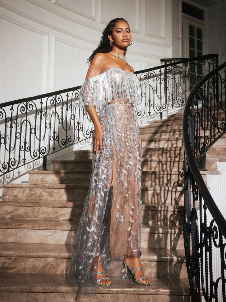 Codruta - Robe longue sans bretelles à franges et feuilles en argent