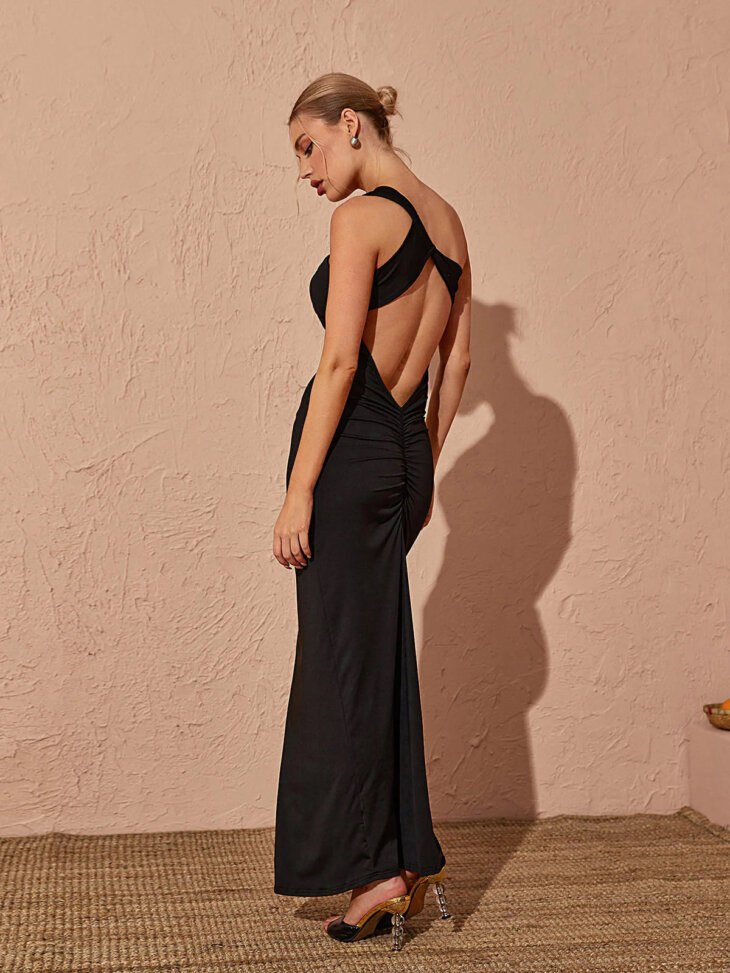 Robe longue dos nu à une épaule Emi en noir – Image 2