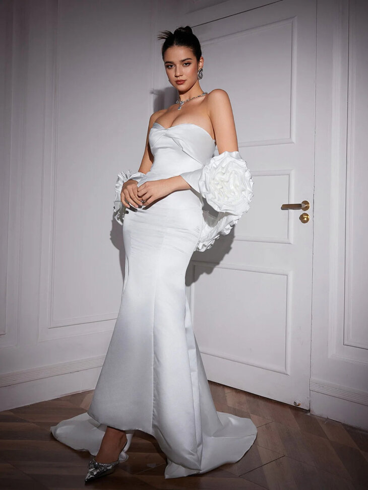 Robe longue en satin à fleurs Tomasina