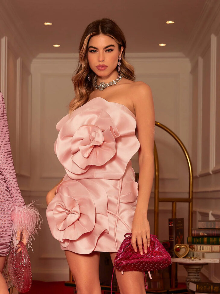 Anwen - Robe courte fleurie sans bretelles - Blush – Image 5