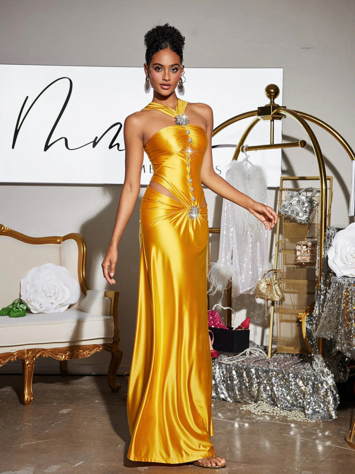 Robe longue en satin à découpes en cristal Panya