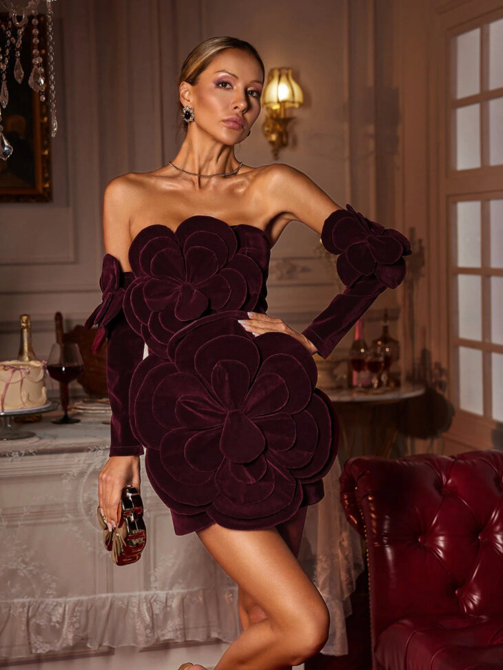 Mini-robe bustier en velours fleuri avec gants Eavan – Image 3