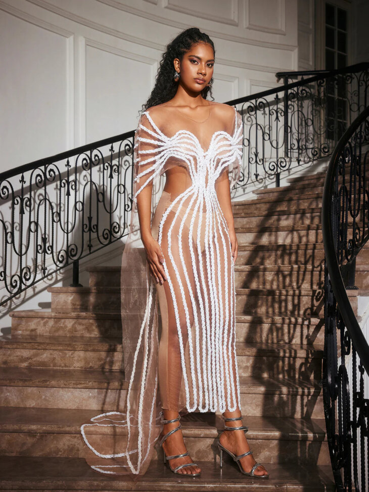 Robe longue ornée de sequins et découpes Blysse – Image 4