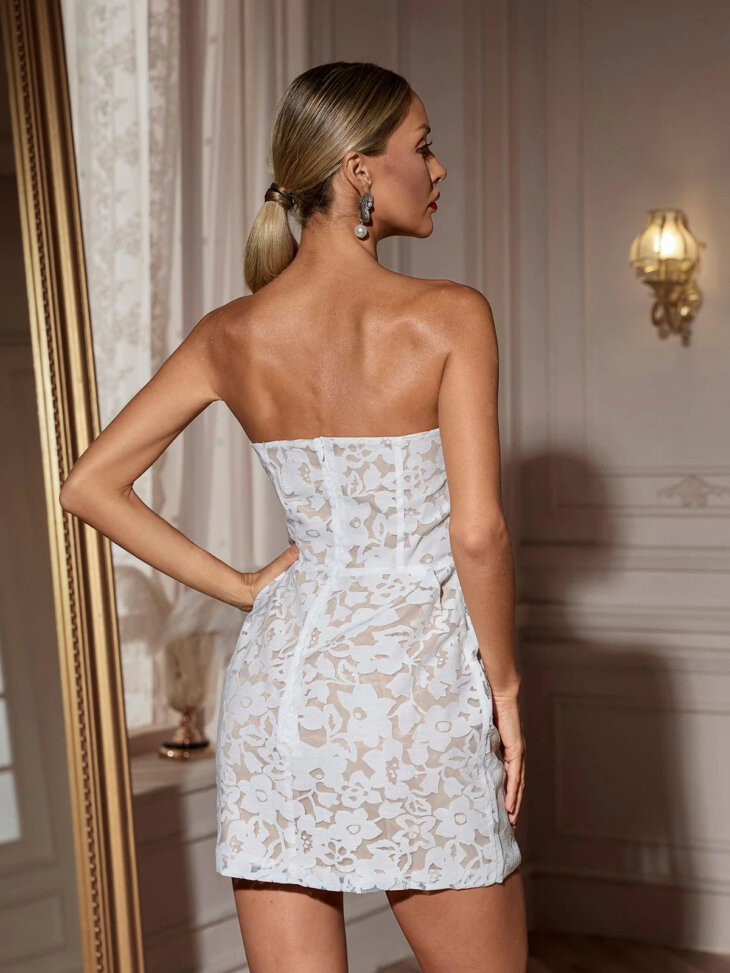 Boafo - Mini-robe fleurie sans bretelles – Image 2