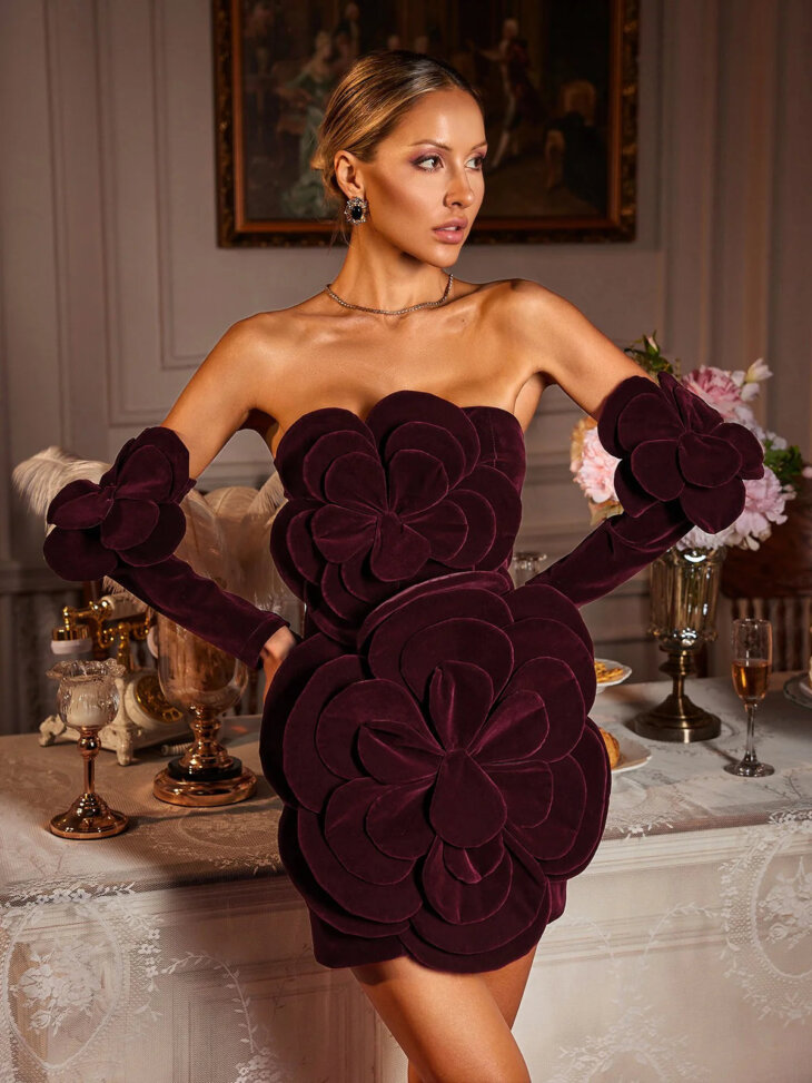 Mini-robe bustier en velours fleuri avec gants Eavan – Image 6