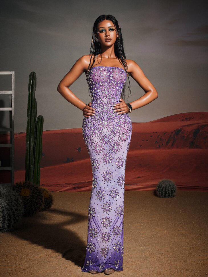 Robe longue sans bretelles à fleurs et strass Jaylen – Image 2