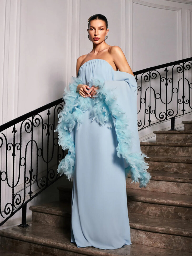 Fideo - Robe longue en plumes à épaules dénudées – Image 4