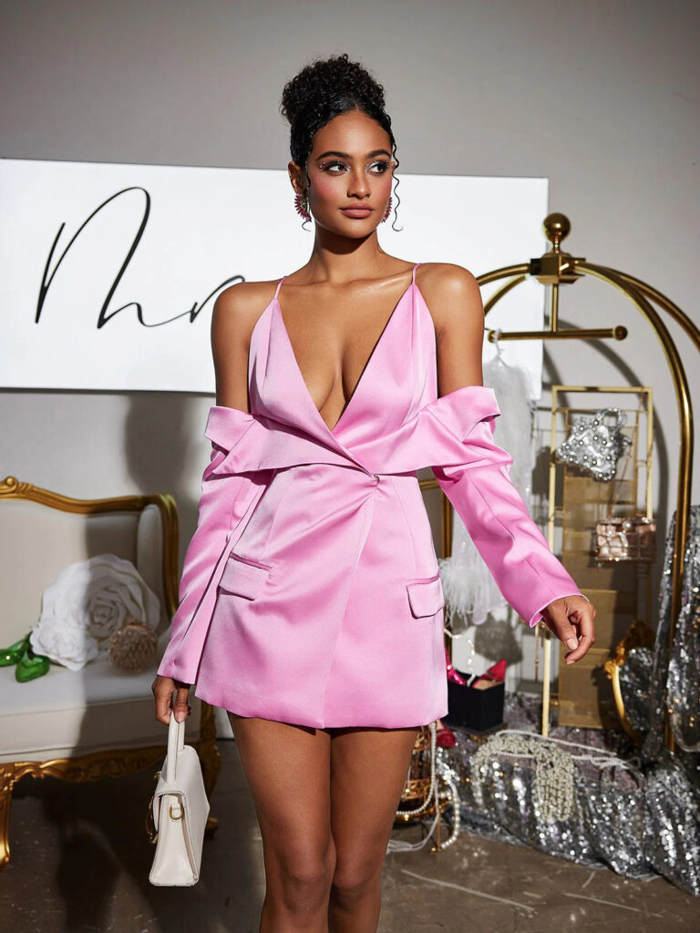 Vila - Blazer drapé en satin à décolleté plongeant – Image 3