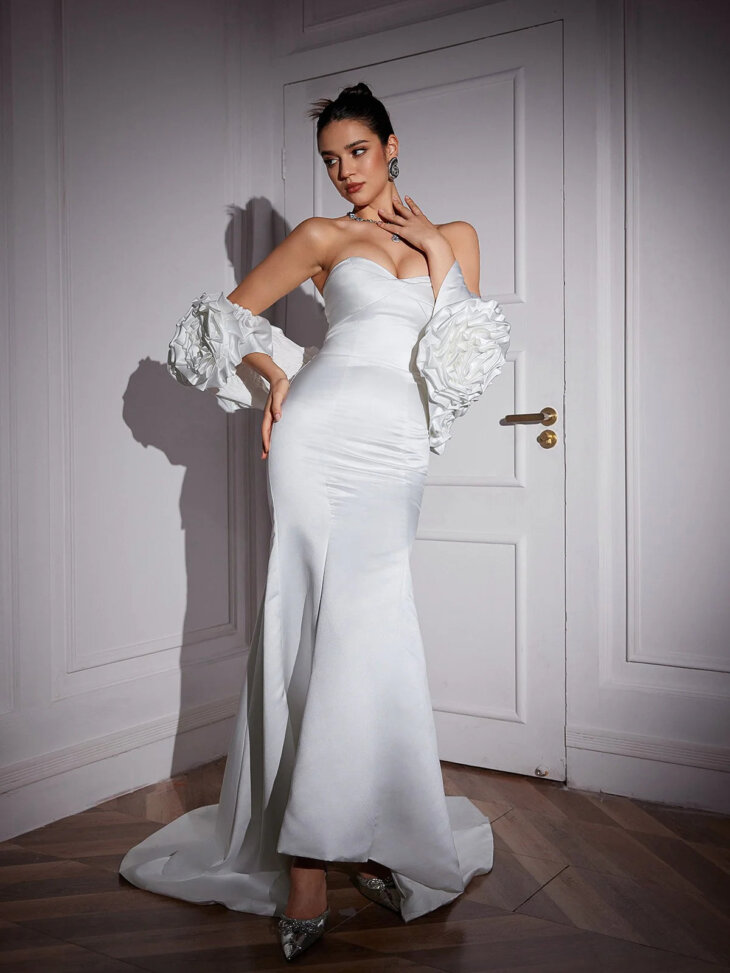 Robe longue en satin à fleurs Tomasina – Image 3